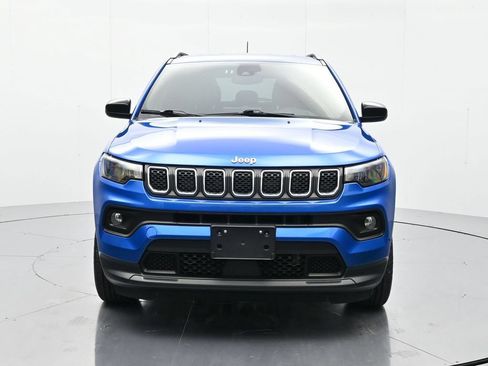 Used 2024 Jeep Compass Latitude AWD/4WD image 2