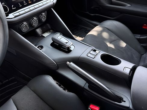 Used 2024 Nissan Z Performance w/ Heritage Edition RWD image 11