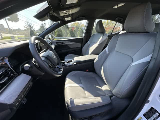 Used 2025 Toyota Camry SE w/ Convenience Package AWD/4WD image 16