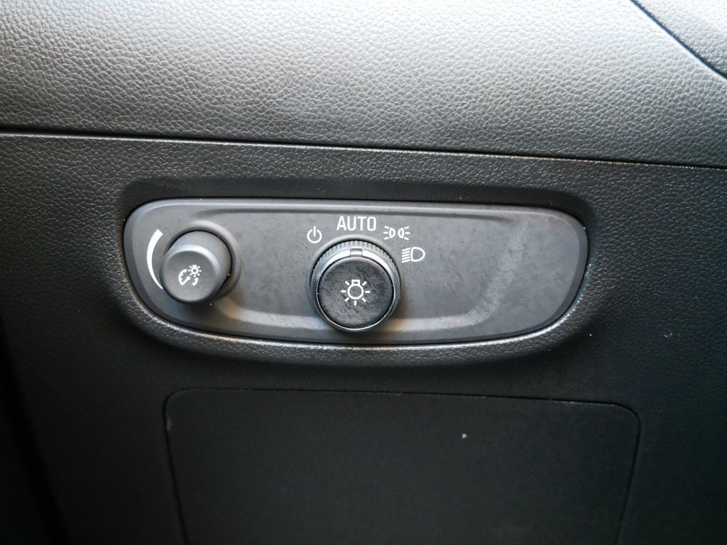 Used 2024 Buick Encore GX Preferred AWD/4WD image 25