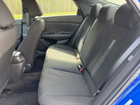 Certified 2025 Hyundai Elantra Sport FWD image 10