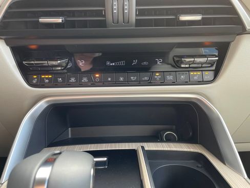 New 2026 MAZDA CX-90 Plug-In Hybrid w/ Premium Plus AWD/4WD image 18