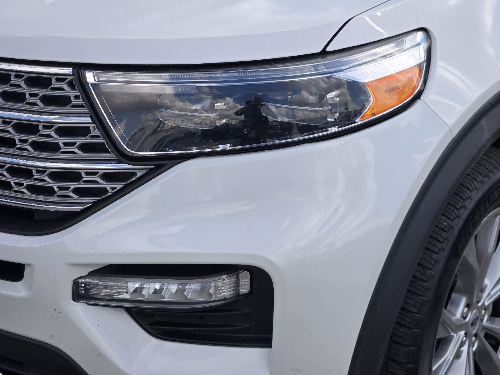 Used 2023 Ford Explorer Limited w/ Equipment Group 301A AWD/4WD image 9