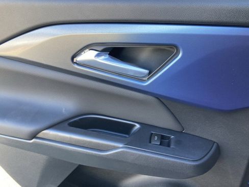 New 2026 Chevrolet Equinox EV LT image 23