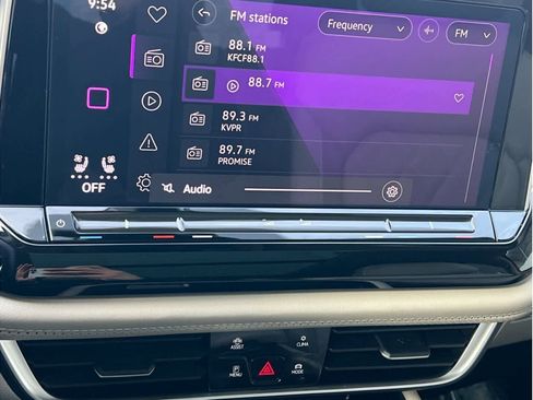 Used 2024 Volkswagen Atlas SEL Premium R-Line image 24