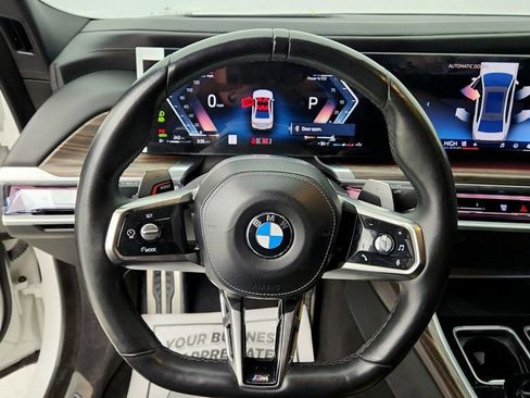 Used 2023 BMW 740i w/ Parking Assistance Package image 13