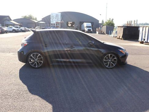 Used 2021 Toyota Corolla XSE FWD image 4