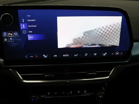 Certified 2024 Chevrolet Equinox EV LT FWD image 29