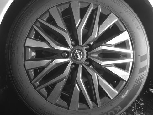 Used 2025 Nissan Altima 2.5 SV image 14