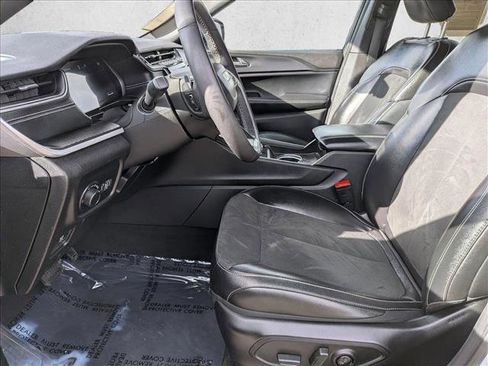 Used 2024 Jeep Grand Cherokee L Laredo image 11