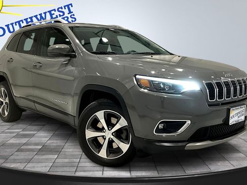 Used 2019 Jeep Cherokee Limited image 3