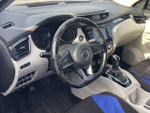 Used 2021 Nissan Rogue Sport SV FWD image 6