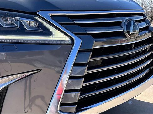 Used 2019 Lexus LX 570 w/ Luxury Package image 28
