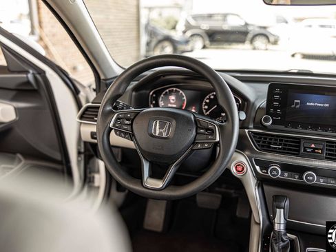 Used 2018 Honda Accord LX image 17