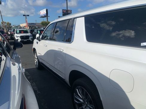 Used 2023 GMC Yukon XL Denali image 10