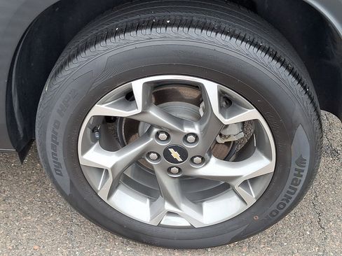 Used 2024 Chevrolet Trax LT w/ Sunroof Package FWD image 8