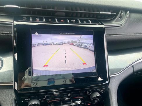 Used 2021 Jeep Grand Cherokee L Laredo image 26