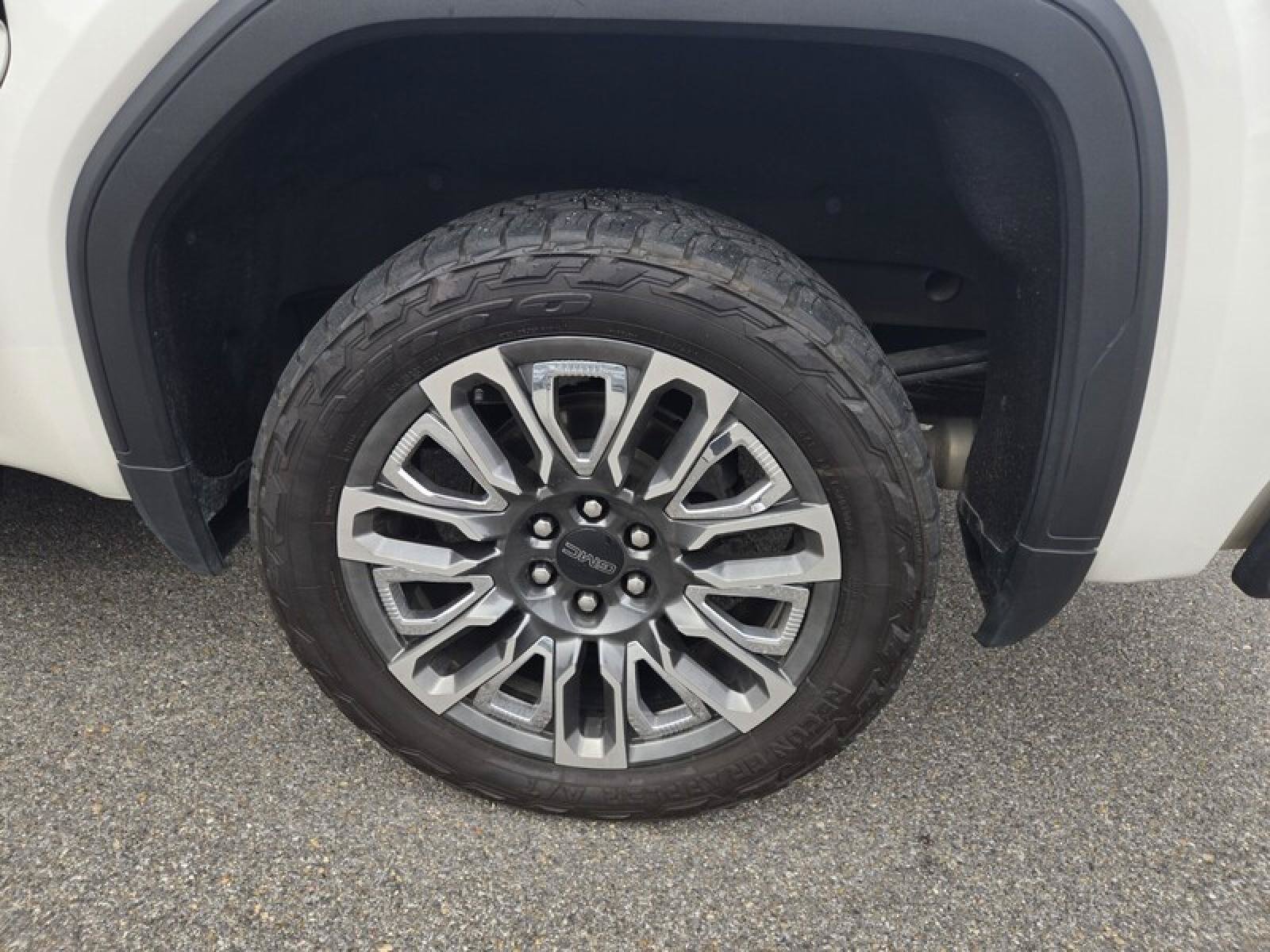 Used 2023 GMC Sierra 1500 Denali Ultimate AWD/4WD image 7