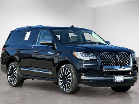 Used 2023 Lincoln Navigator Black Label AWD/4WD image 8