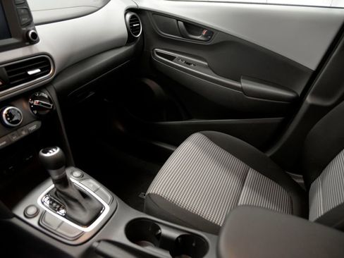 Used 2020 Hyundai Kona SE image 26