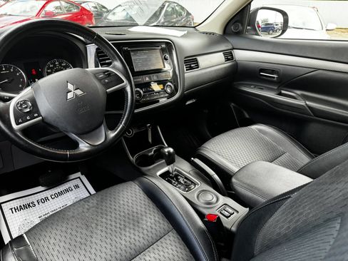 Used 2015 Mitsubishi Outlander SE FWD image 14