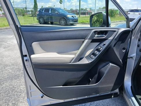 Used 2017 Subaru Forester 2.5i Limited AWD/4WD image 10