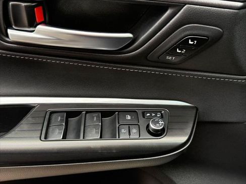 Certified 2024 Toyota Venza Limited AWD/4WD image 21