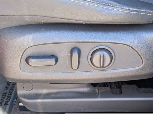 Used 2022 Buick Encore GX Select w/ Sport Touring Package image 21
