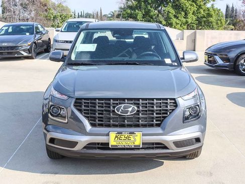 New 2026 Hyundai Venue SE FWD image 2