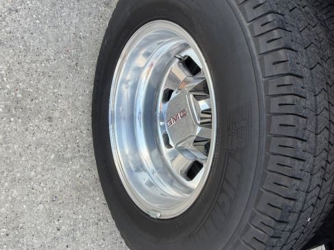 Used 2024 GMC Sierra 3500 SLT w/ SLT Premium Package image 14