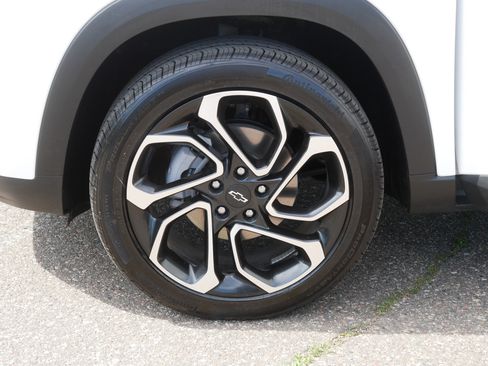 Used 2025 Chevrolet Trax RS w/ Driver Confidence Package FWD image 15