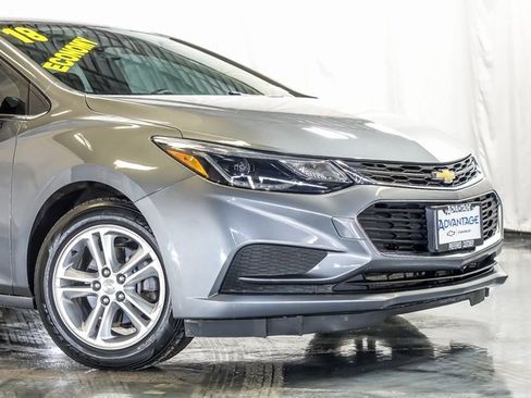 Used 2018 Chevrolet Cruze LT w/ Convenience Package image 3