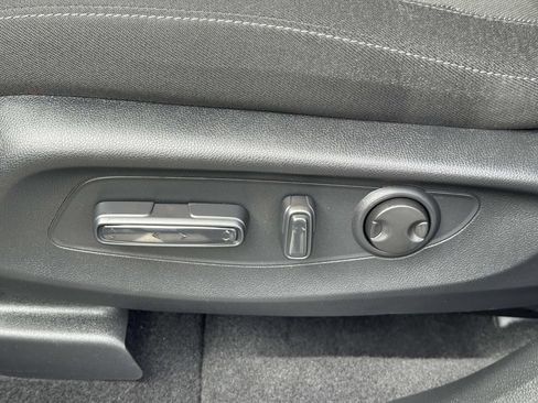 Used 2025 Honda CR-V EX image 15