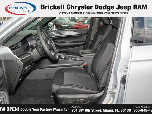 New 2025 Jeep Grand Cherokee Laredo X image 15