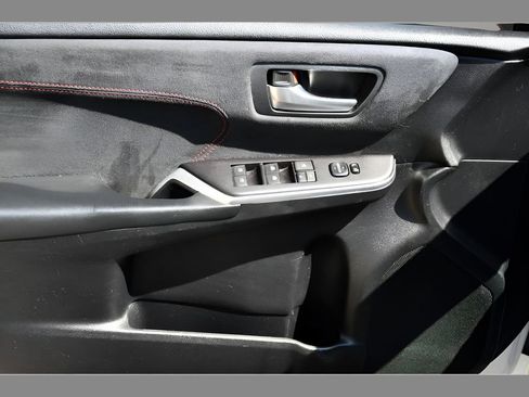 Used 2015 Toyota Camry XSE w/ Moonroof Package FWD image 23
