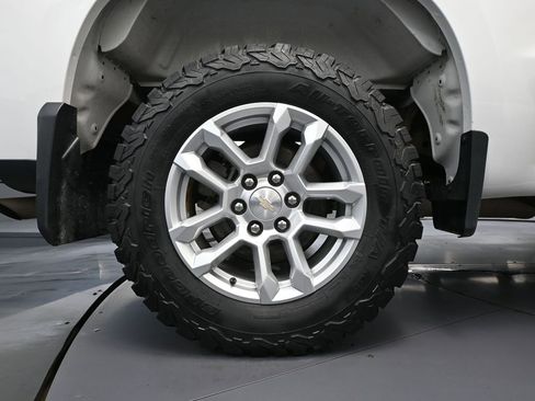 Used 2023 Chevrolet Silverado 1500 W/T w/ WT Value Package image 17