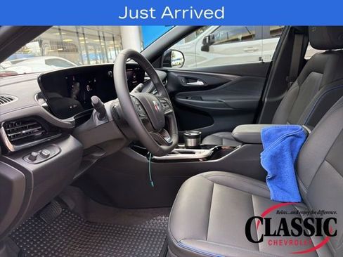 Used 2026 Buick Envista Sport Touring image 9