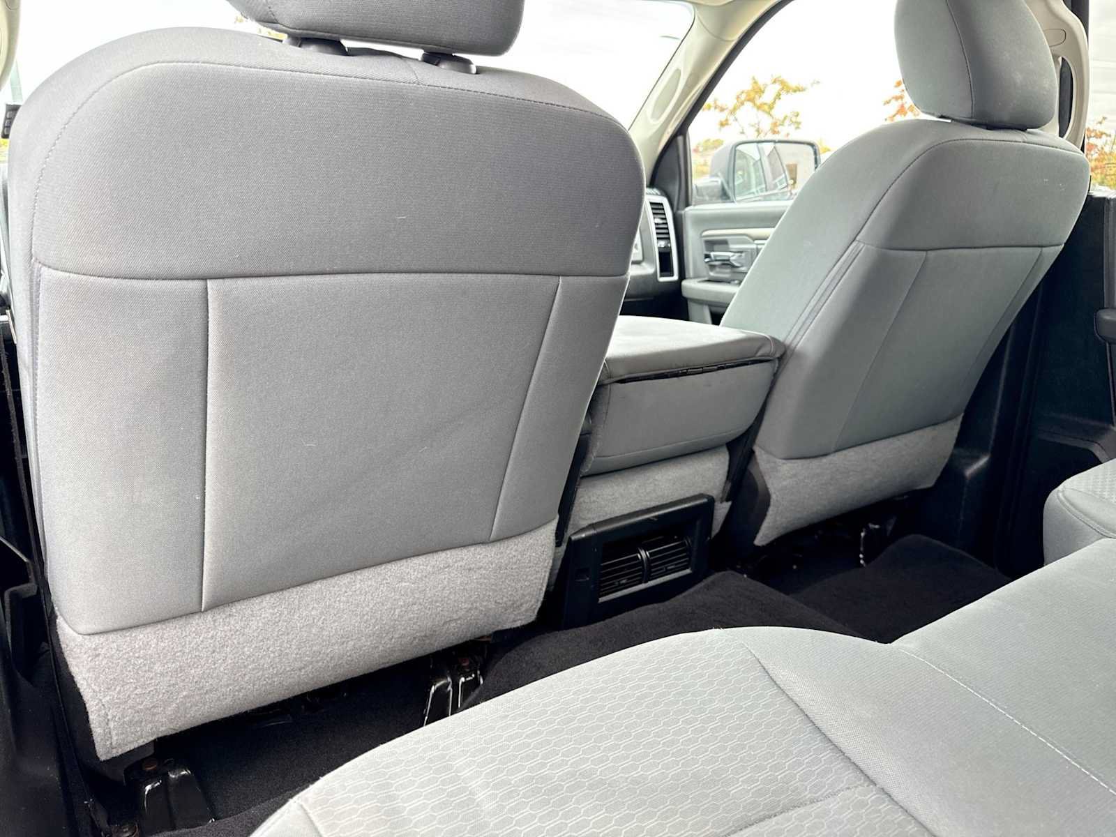 Used 2019 RAM 1500 Classic SLT AWD/4WD image 17