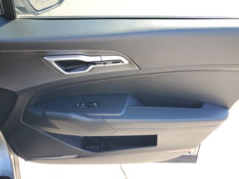 Certified 2024 Kia Sportage LX image 9