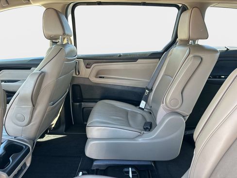 Used 2023 Honda Odyssey Elite image 13