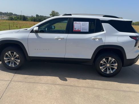 Used 2025 Chevrolet Equinox LT w/ Convenience Package II FWD image 6