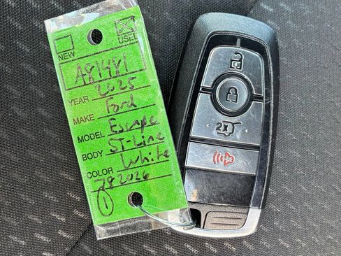 Used 2025 Ford Escape ST-Line FWD image 13