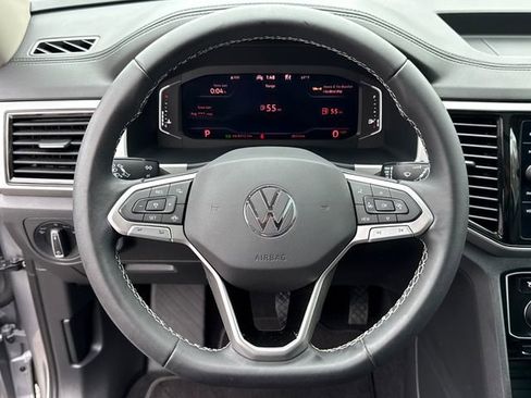 Certified 2023 Volkswagen Atlas SE w/ Panoramic Sunroof Package image 14