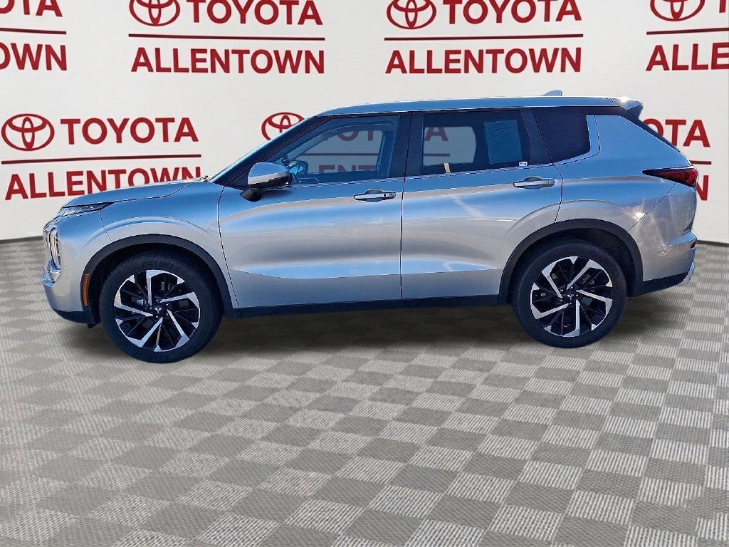 Used 2023 Mitsubishi Outlander SE Black Edition AWD/4WD image 4