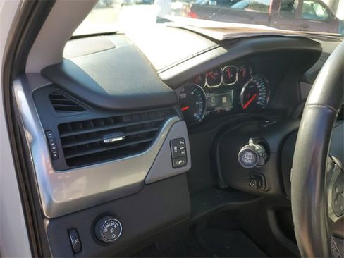 Used 2019 Chevrolet Tahoe LT w/ Luxury Package image 18