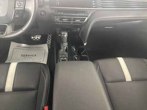 Used 2025 Toyota Camry SE FWD image 14