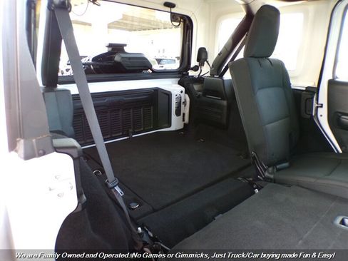 Used 2018 Jeep Wrangler Unlimited Sport S AWD/4WD image 22
