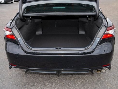 Used 2021 Toyota Camry SE image 5