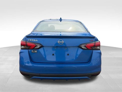 Used 2024 Nissan Versa SR FWD image 4