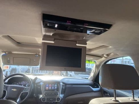 Used 2017 Chevrolet Suburban Premier image 17